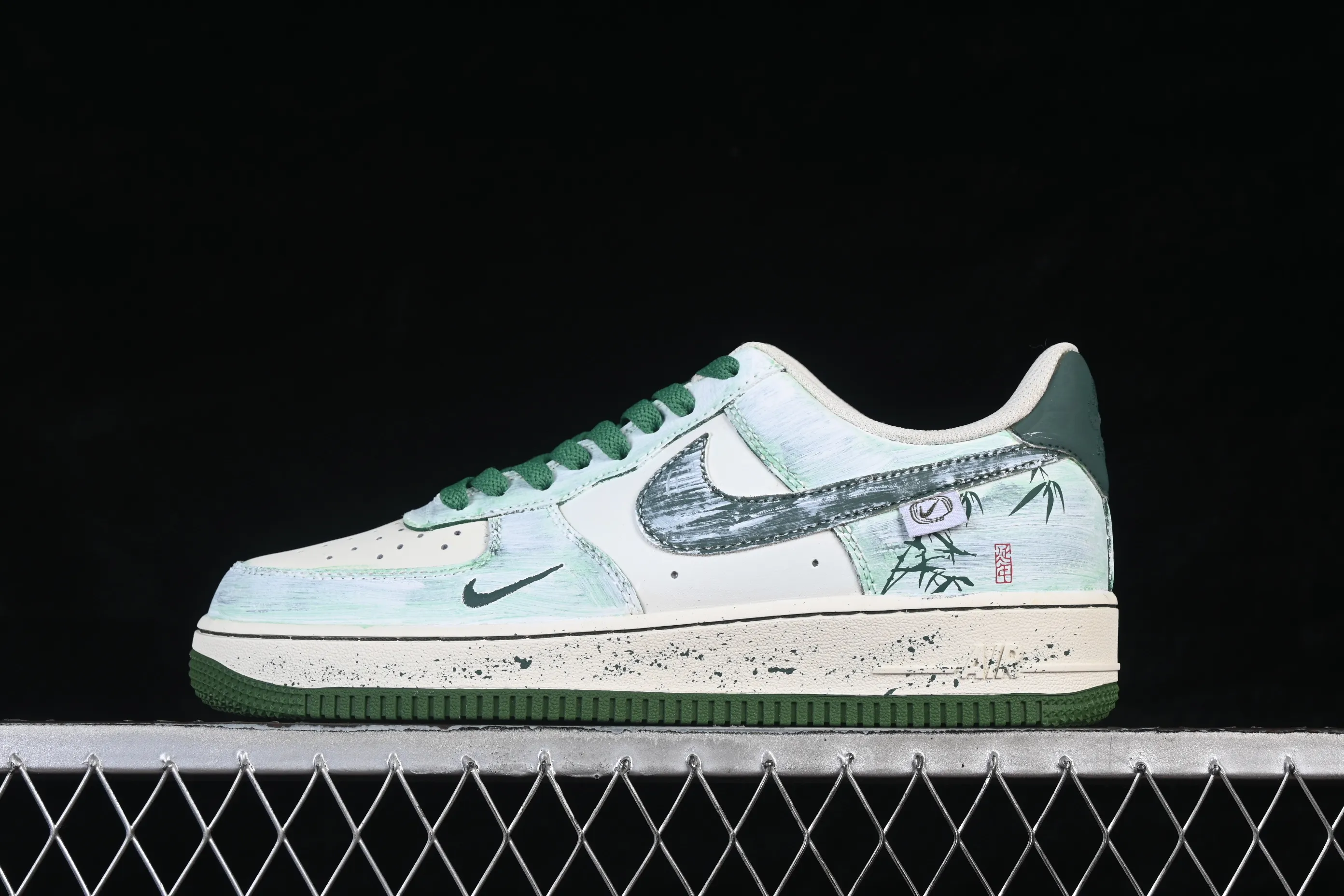 All categories Nk Air Force 1 Air Force series Nk Air Force 1 Low Air Force low-top Nike Air Force 1'07 Low "Bamboo In Ink Wash" Hand-painted graffiti Green bamboo ink rhyme Air Force 1 low-top casual sneakers FB1839-123